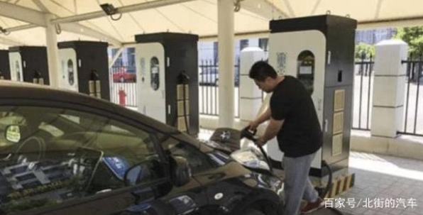 純電動汽車比燃油車更省錢嗎？算完這筆賬，車主：我想賣車