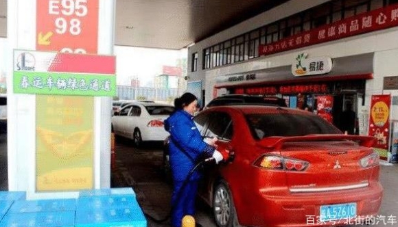 純電動汽車比燃油車更省錢嗎？算完這筆賬，車主：我想賣車
