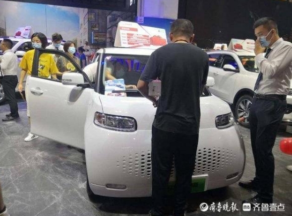 從幾萬的萌款電動汽車到電動豪車，新能源汽車成齊魯車展亮點