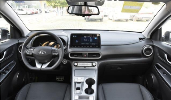 一款合資電動(dòng)汽車，最高能跑500公里，0-50km/h加速為3.5秒