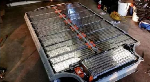 新能源技術突破！電動汽車有望突破1000公里續航，再也不怕冷