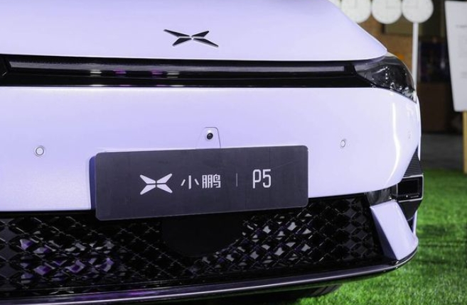 小鵬P5挑戰燃油車地位，電動汽車時代加速到來