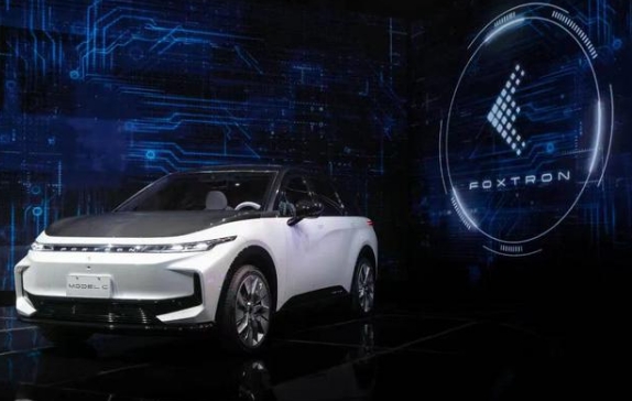 小米、富士康造車謀定新節(jié)點(diǎn),2024年成電動汽車關(guān)鍵之年?