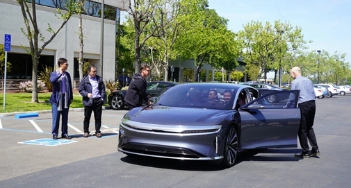 LucidCEO:未來電動汽車續航將更短家庭充電成常態