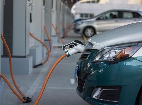 2020-2021年中國新能源汽車產量