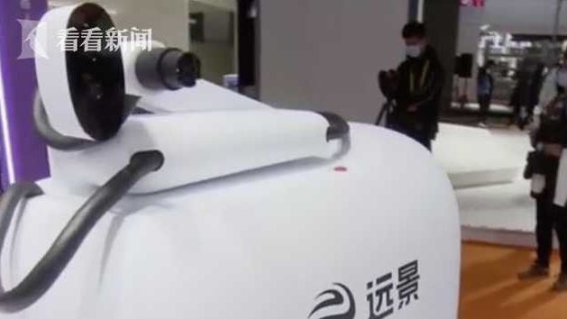 遠(yuǎn)景綠色充電機(jī)器人“摩奇”有效實現(xiàn)“車樁分離”