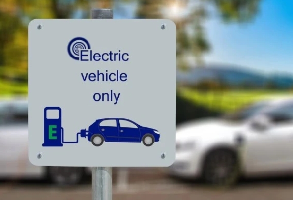 八年內取代燃油車地位！蔚來CEO談電動汽車：中國優勢太大