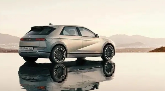 現代全新電動車IONIQ5亮相，能不能翻身就靠它了！