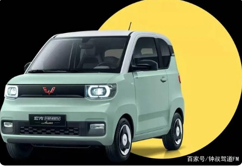 新能源車這個月賣瘋了，傳統(tǒng)車企轉(zhuǎn)型太慢了