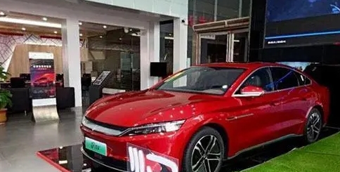 又一“新能源巨頭”崛起，“逆襲”特斯拉成“銷量王”，不足3萬(wàn)