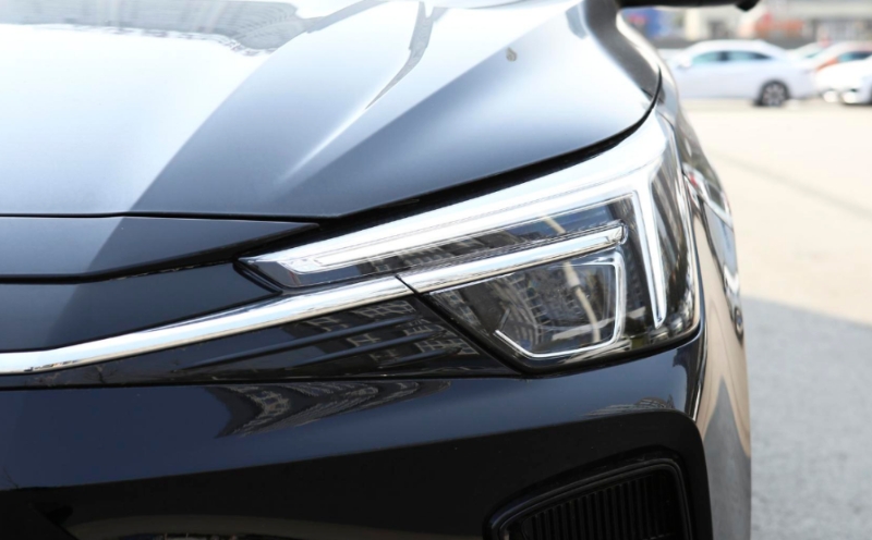 帶個大R標電動車，16.28萬起續航620公里，ER6啥來頭