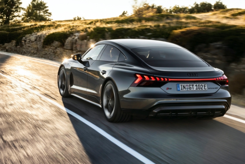 2022款奧迪E-TronGT電動車:最快quattro續航里程可達238英里