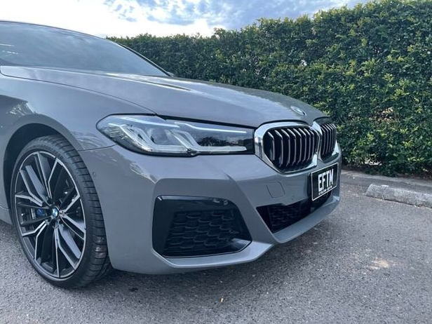 寶馬530eMSPORT評測：帶點電動的豪華轎車