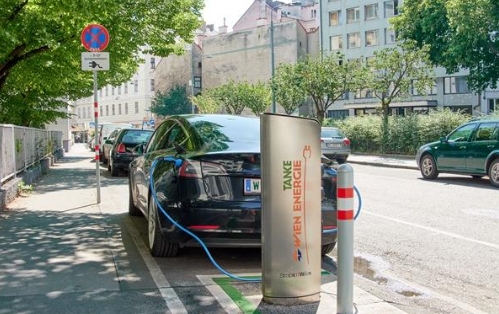 歐洲奮起直追押寶電動汽車，法國首個電池工廠選擇與中國合作