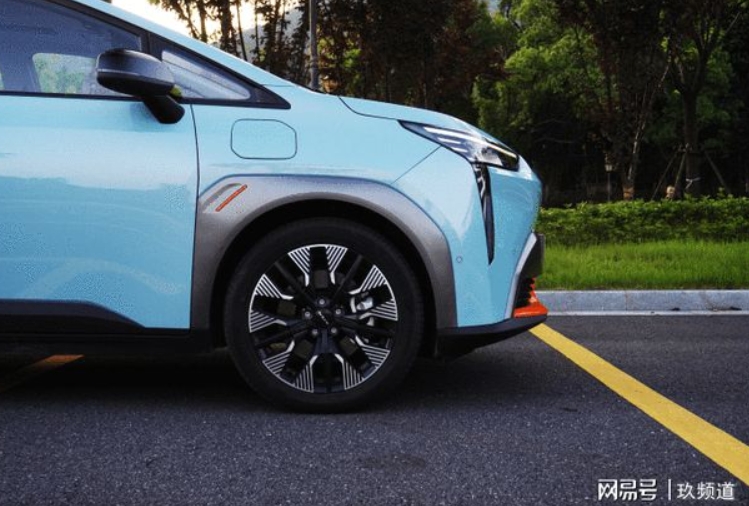 難以想象，一輛“十萬級”電動車，居然顛覆了大家的認知