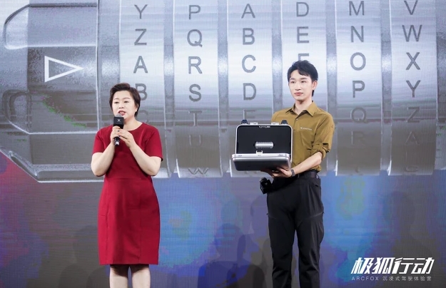 “沉浸式體驗”論道新營銷，極狐破題電動汽車3.0時代