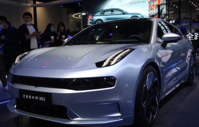 還看電動汽車？豐田插混SUV零百加速不到6秒，百公里油費才8塊錢