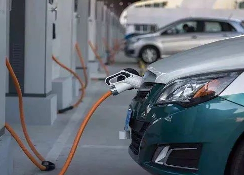 新能源汽車銷量有望達240萬輛,"碳中和"提速電動汽車市場化普及