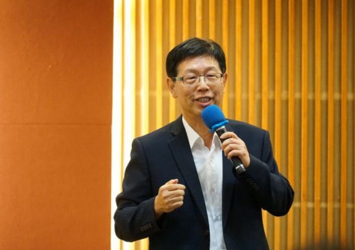 富士康董事長：2023年在美國量產電動車，向生產高科技產品轉型