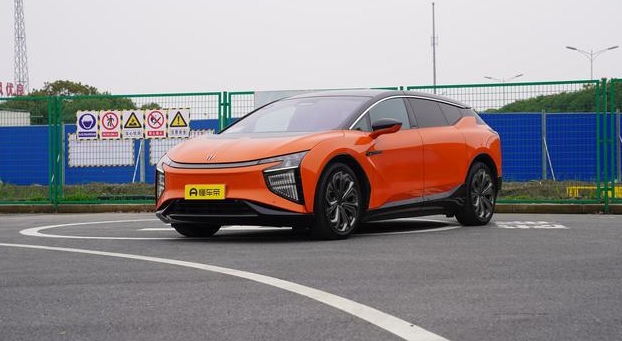 數讀｜50萬以上電動車最新銷量出爐：高合緊追保時捷，特斯拉墊底