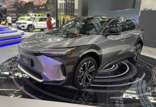 純電動汽車發展如火如荼，豐田章男為何仍要“潑冷水”？