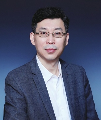 中國電動汽車百人會副理事長兼秘書長張永偉發展智能網聯汽車要加強頂層設計
