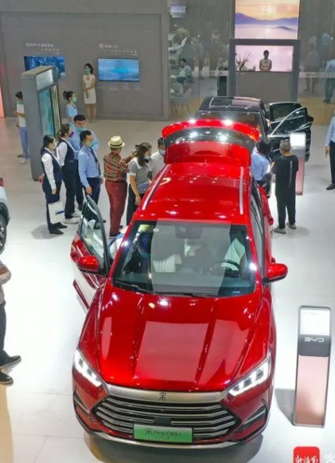 組圖|關注金秋第一車展第三天推出多款電動汽車