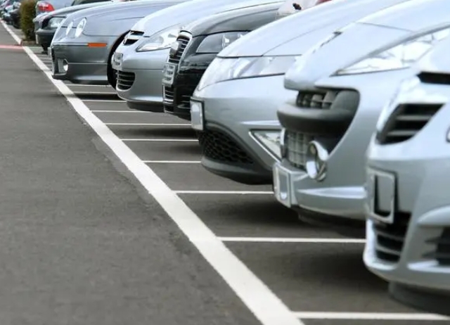 英媒：電動汽車過重，英國停車場擔心被壓塌