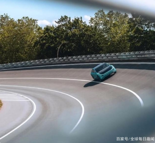 荷蘭太陽能電動汽車計劃今年推出,行駛數月不充電首付就要108萬