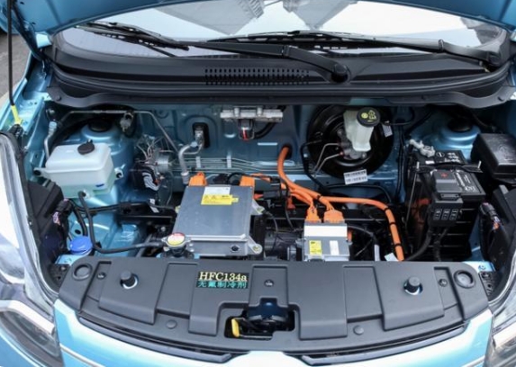 長安旗下高顏值電動汽車,49800元起售,NEDC綜合續航里程達301km