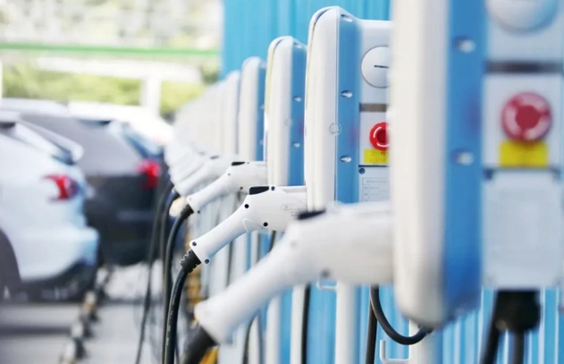 買電動汽車之前要考慮哪些問題才不會后悔？教你這5招，避免踩雷