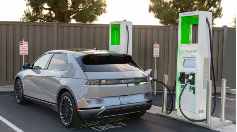 2022 現代 IONIQ 5 在 Electrify America DC 快速充電站 研究:在刺激電動汽車需求方面,產品不僅僅意味著汽油價格