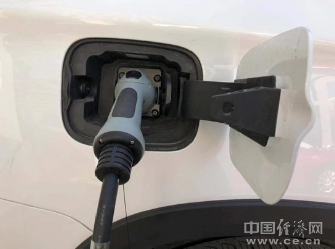 國際能源署：電動汽車銷量激增將增大供應鏈壓力