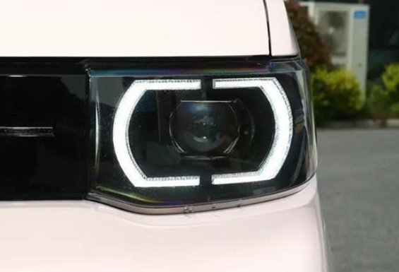 宏光MINIEV車身小巧,續航達到300km