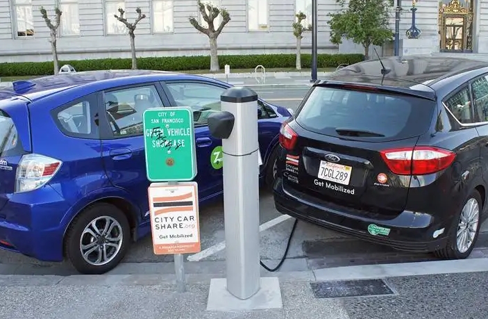 美國運輸部為電動汽車充電站建設制定標準