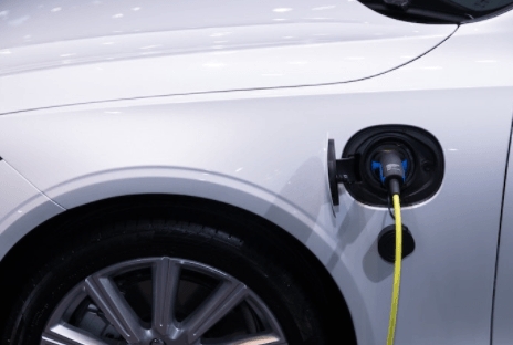 堪薩斯大學研究表明:通過點對點系統電動汽車可以在行駛過程中互相充電