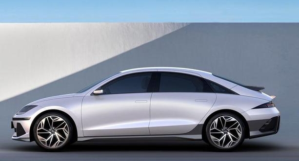 現(xiàn)代汽車純電動汽車IONIQ(艾尼氪)6全球首秀，最大續(xù)航里610km