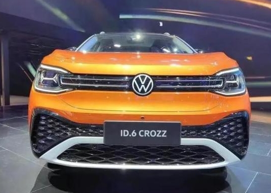 中型豪華電動(dòng)汽車來(lái)了