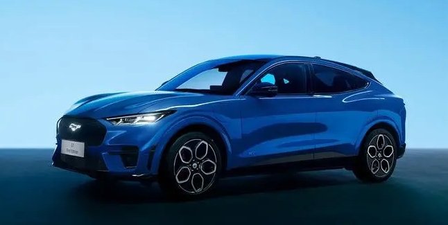 福特(F.US)CEO:電動汽車電池成本短期不會下降