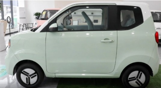 新能源汽車“她時代”來臨，凌寶Uni打造新一代女神車