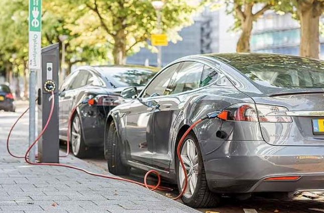 法國擬推出電動汽車租賃補貼政策，每月100歐元即可租用