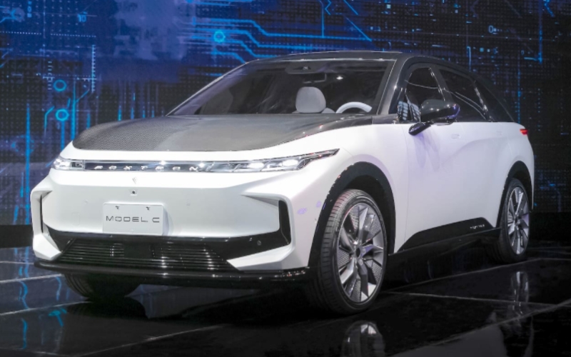 鴻海ModelC電動汽車明日開啟預購，量產版預計10月18日亮相
