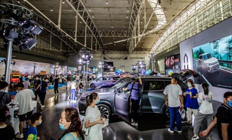 中國(guó)新能源汽車產(chǎn)業(yè)2022“完美”收官