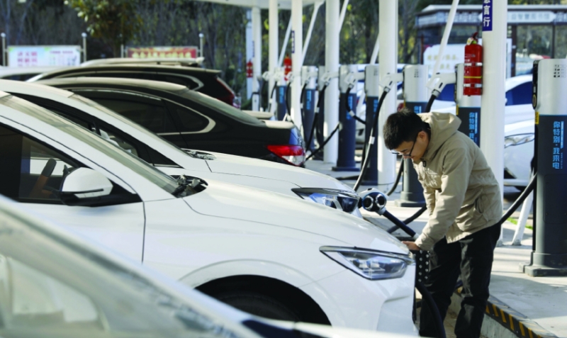 我國新能源汽車產銷連續8年全球第一(新數據新看點)