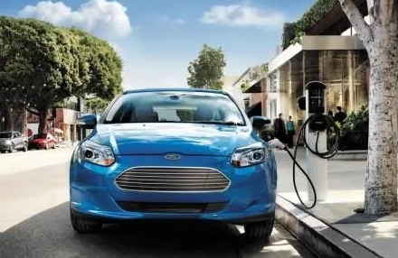 福特(F.US)2022年電動(dòng)汽車銷量翻倍美國(guó)市場(chǎng)地位僅次于特斯拉(TSLA.US)