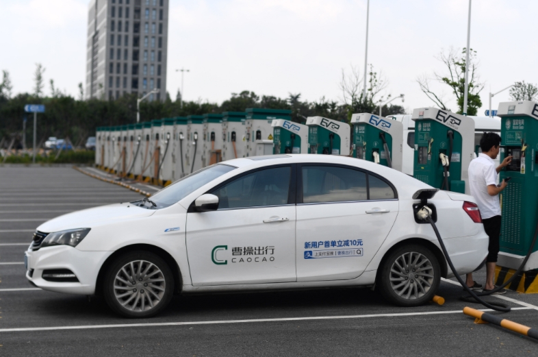 “一站式”購車體驗加速電動汽車駛上“快車道”