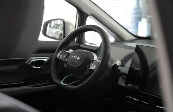 新能源汽車經(jīng)銷商面臨諸多挑戰(zhàn)，易車指出明確服務方向為當下焦點