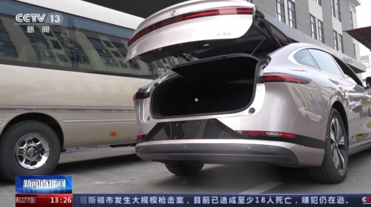 新能源汽車產(chǎn)銷兩旺重慶如何抓住汽車轉(zhuǎn)型機(jī)遇？