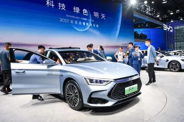 中國11月新能源車產(chǎn)銷破百萬