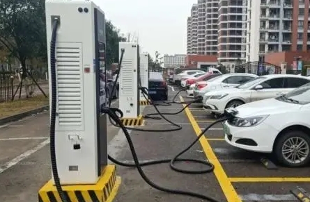 杭州優(yōu)化新能源汽車基建規(guī)劃已建成充電設(shè)施26.8萬個